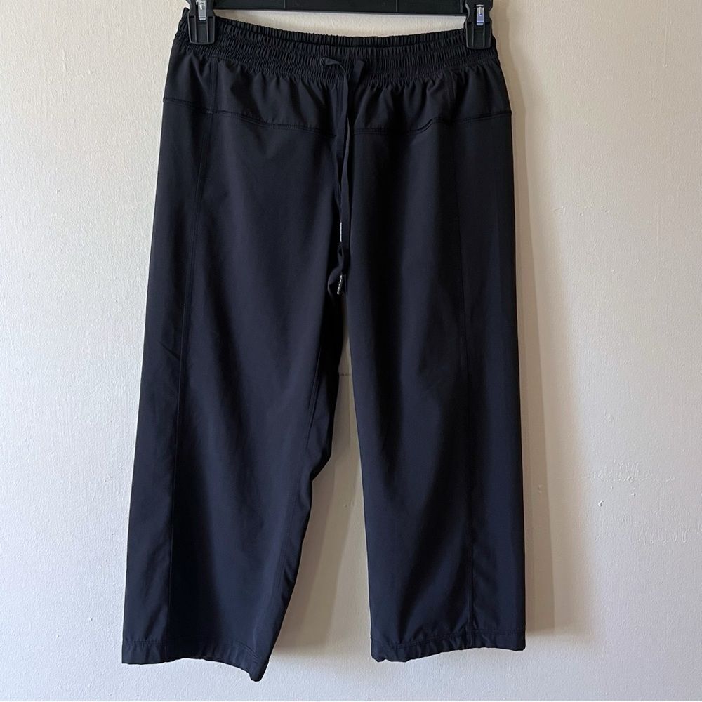 Lululemon Step Lively Crop Women's Black Midrise Lightweight Pants SZ 6